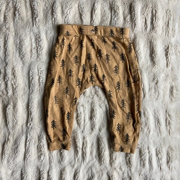 Rylee + Cru Other - Rylee + Cru Infant Tree Printed Jogger Pants